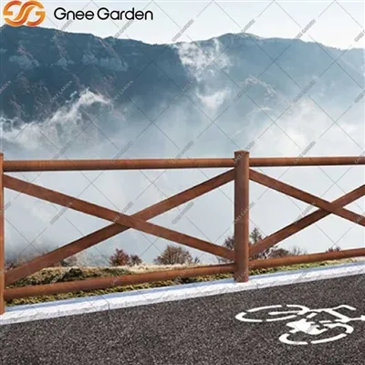 コルテンスチールフェンスによる現代の造園