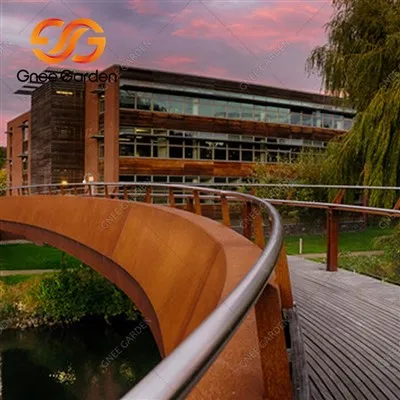 コルテン歩道橋