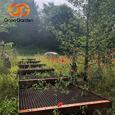 コールテンスチール製屋外用ガーデンステップ