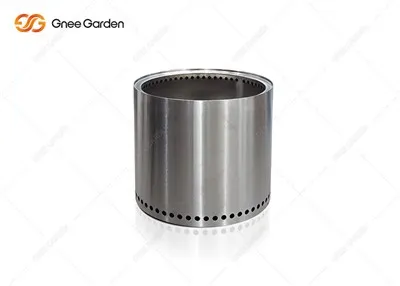 装飾的な金属製ファイヤーピット